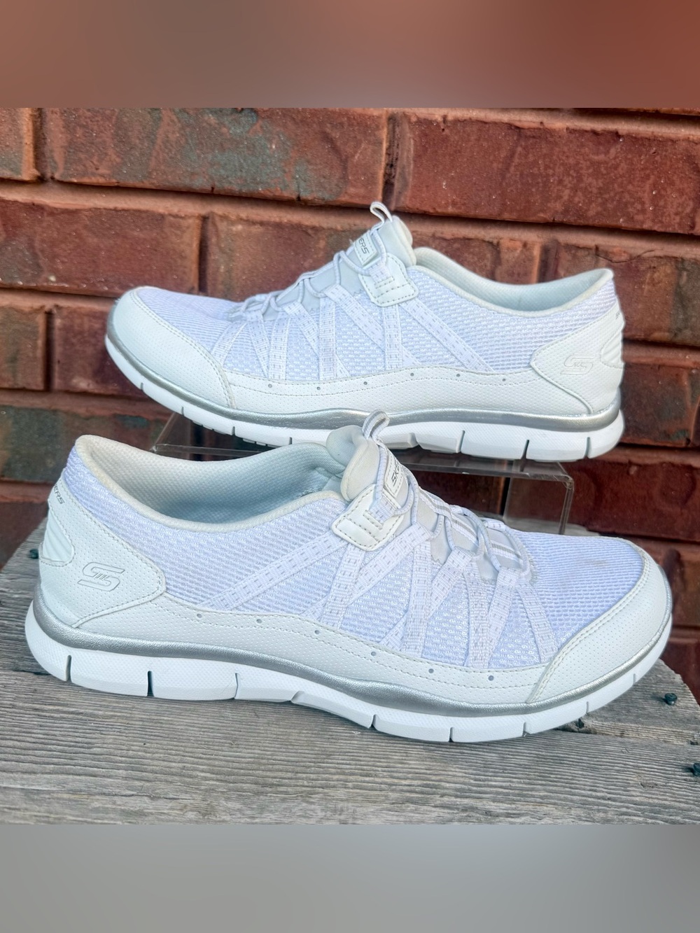 Skechers Gratis Strolling Sneakers Shoes Women’s Size 10 White Slip on 22823